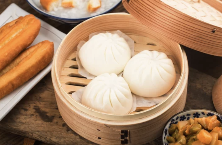 肉まんのカロリーは高い?コンビニごとの比較や太りにくい食べ方も紹介